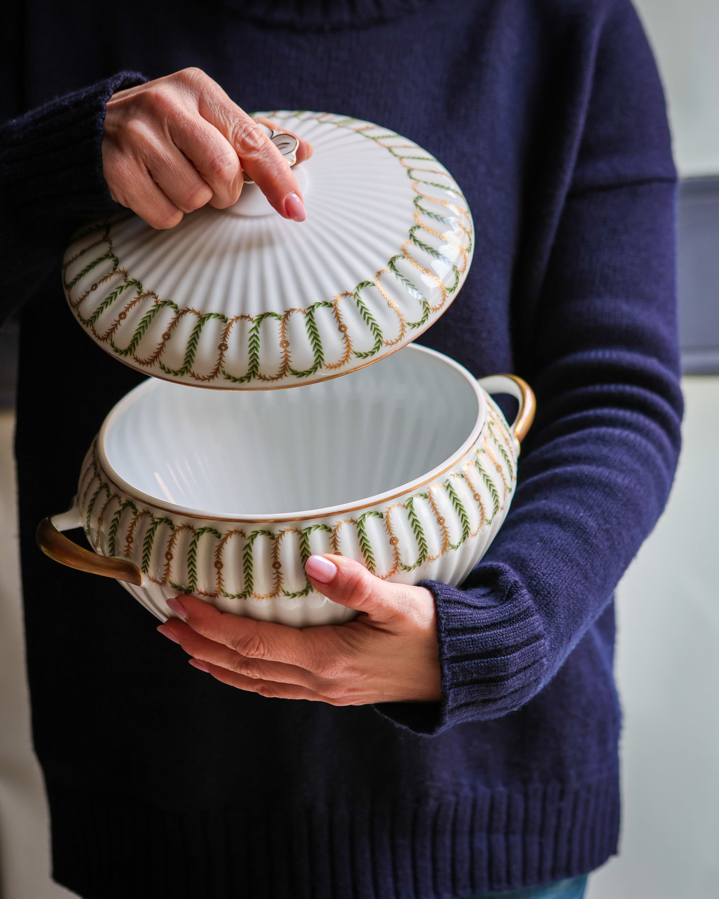 Zuppiera Royal Limoges modello emphire plissè sevres
