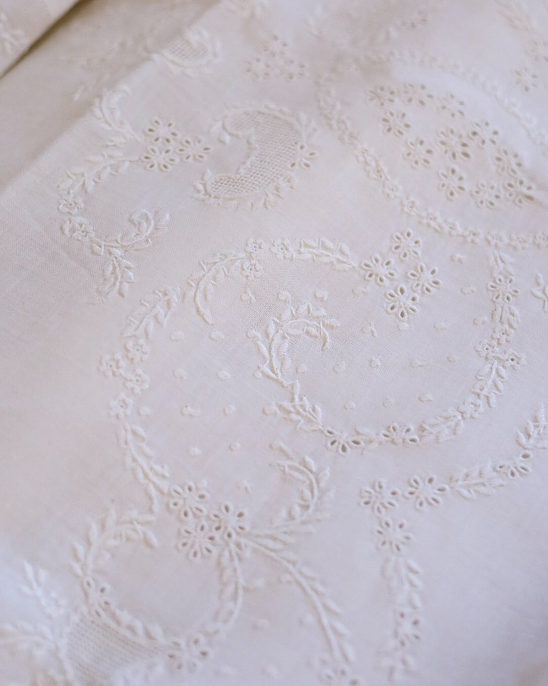 Lenzuolo matrimoniale in lino cotone con tralci di fiori