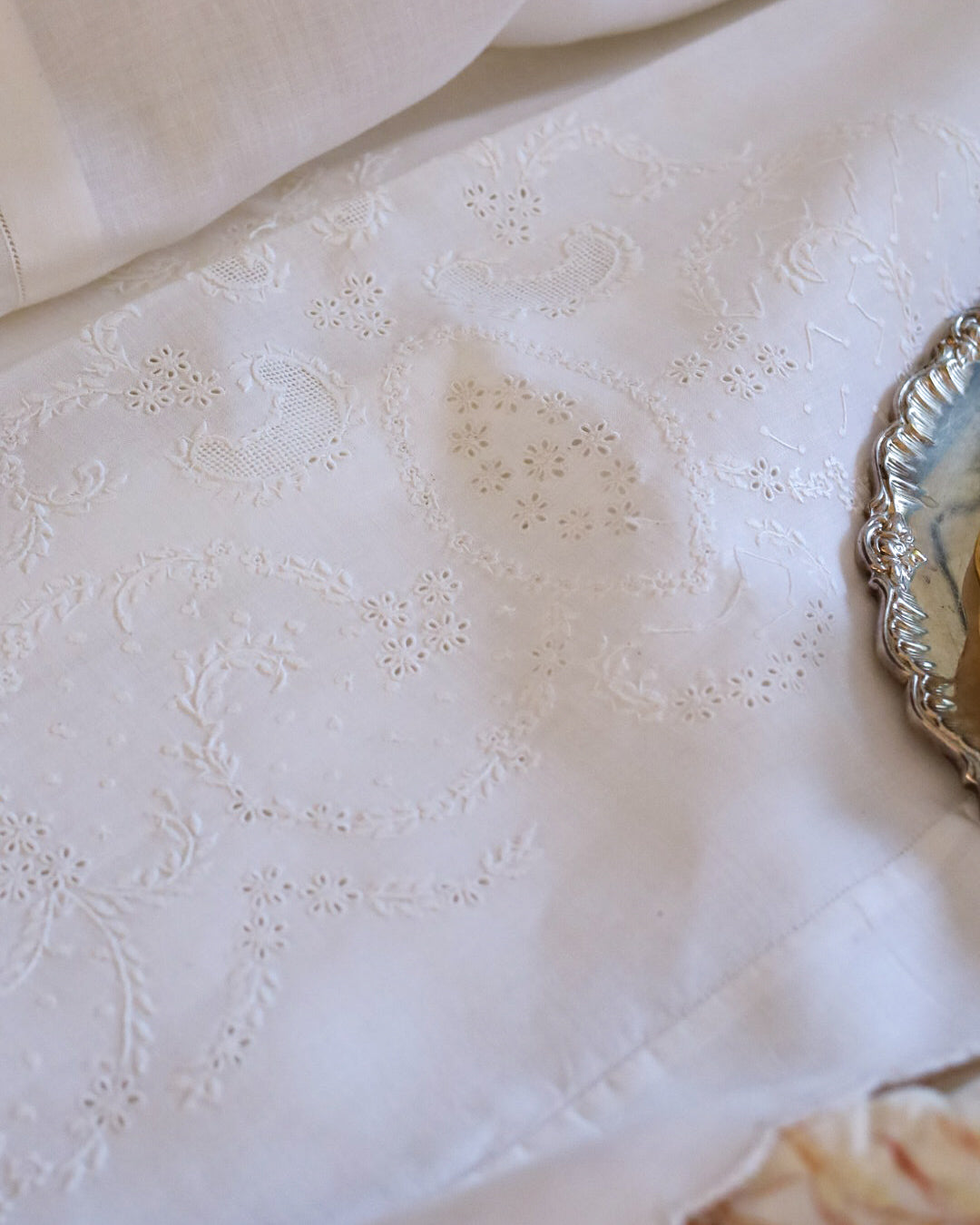 Lenzuolo matrimoniale in lino cotone con tralci di fiori