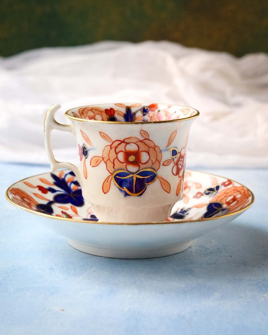 Tazza da cioccolata fiori rossi e blu