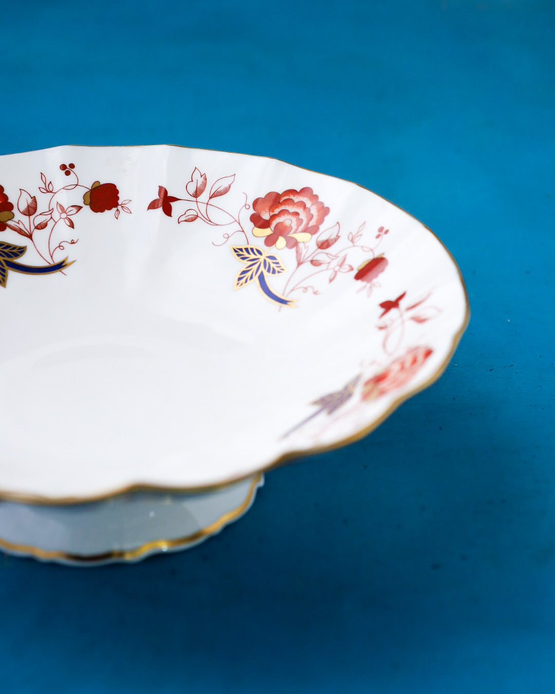 Alzata royal crown derby con fiori rossi