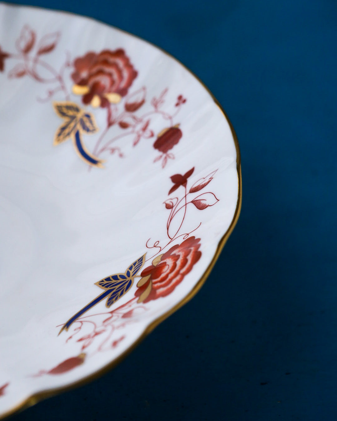 Alzata royal crown derby con fiori rossi