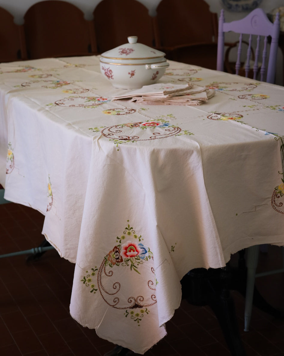 Tovaglia in cotone con ricami colorati con 12 tovaglioli