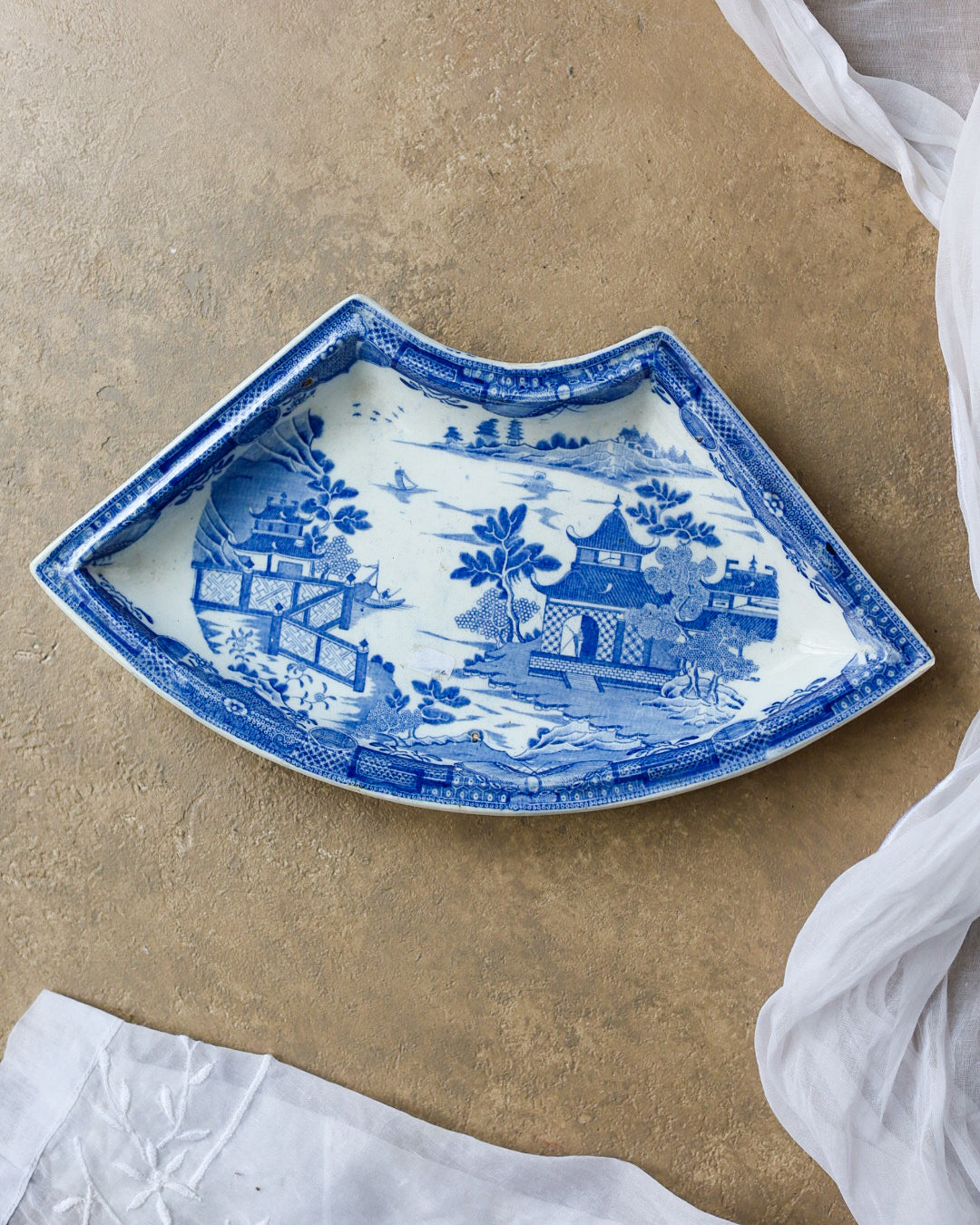 Vassoio mezzaluna decoro willow