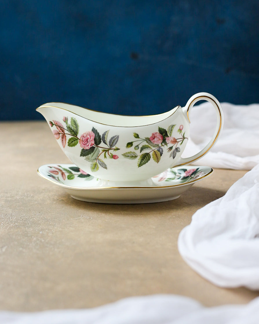 Set 10 sottopiatti porcellana inglese e salsiera wedgwood hathway rose