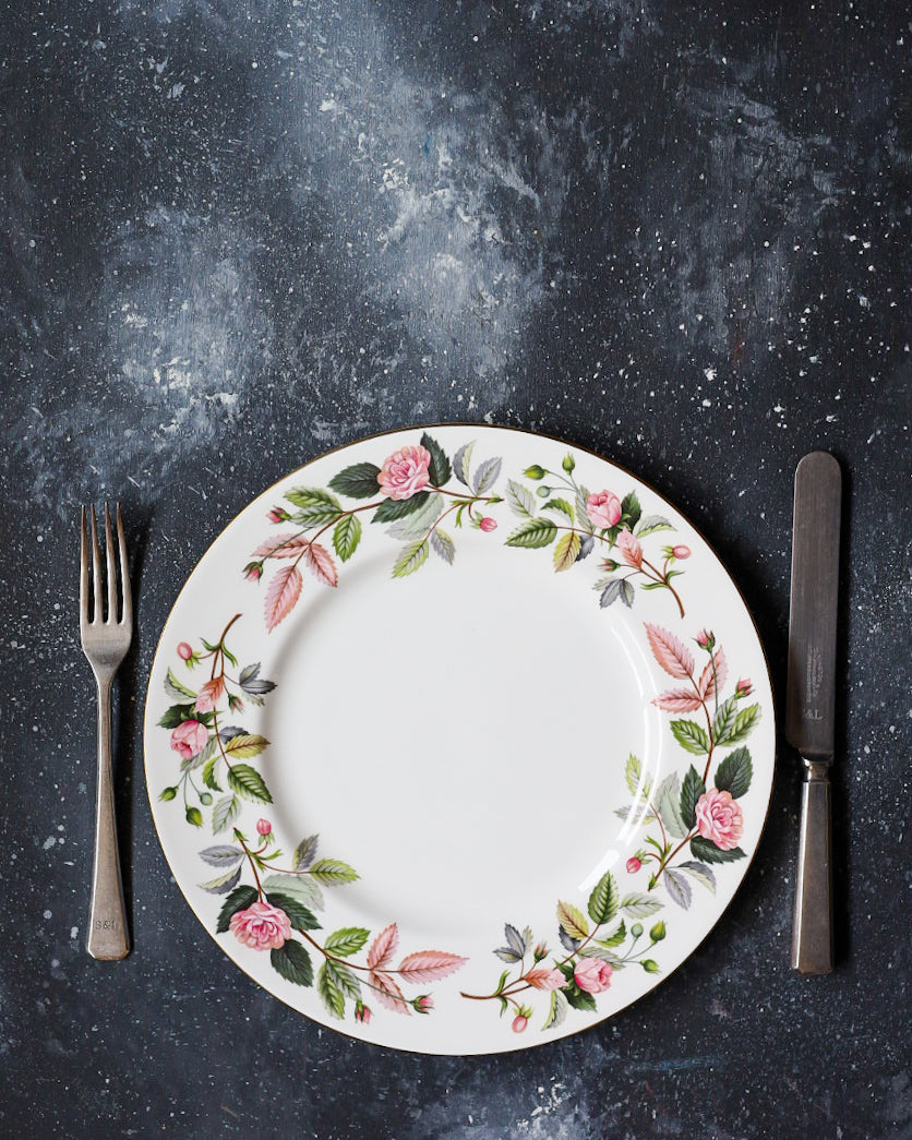 Set 10 sottopiatti porcellana inglese e salsiera wedgwood hathway rose
