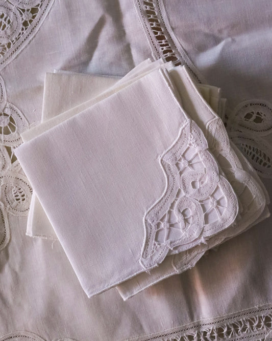 coppia tovagliette da tè quadrate con 9 tovaglioli pizzo rinascimento