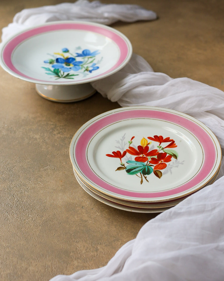 Set dolce con bordo rosa