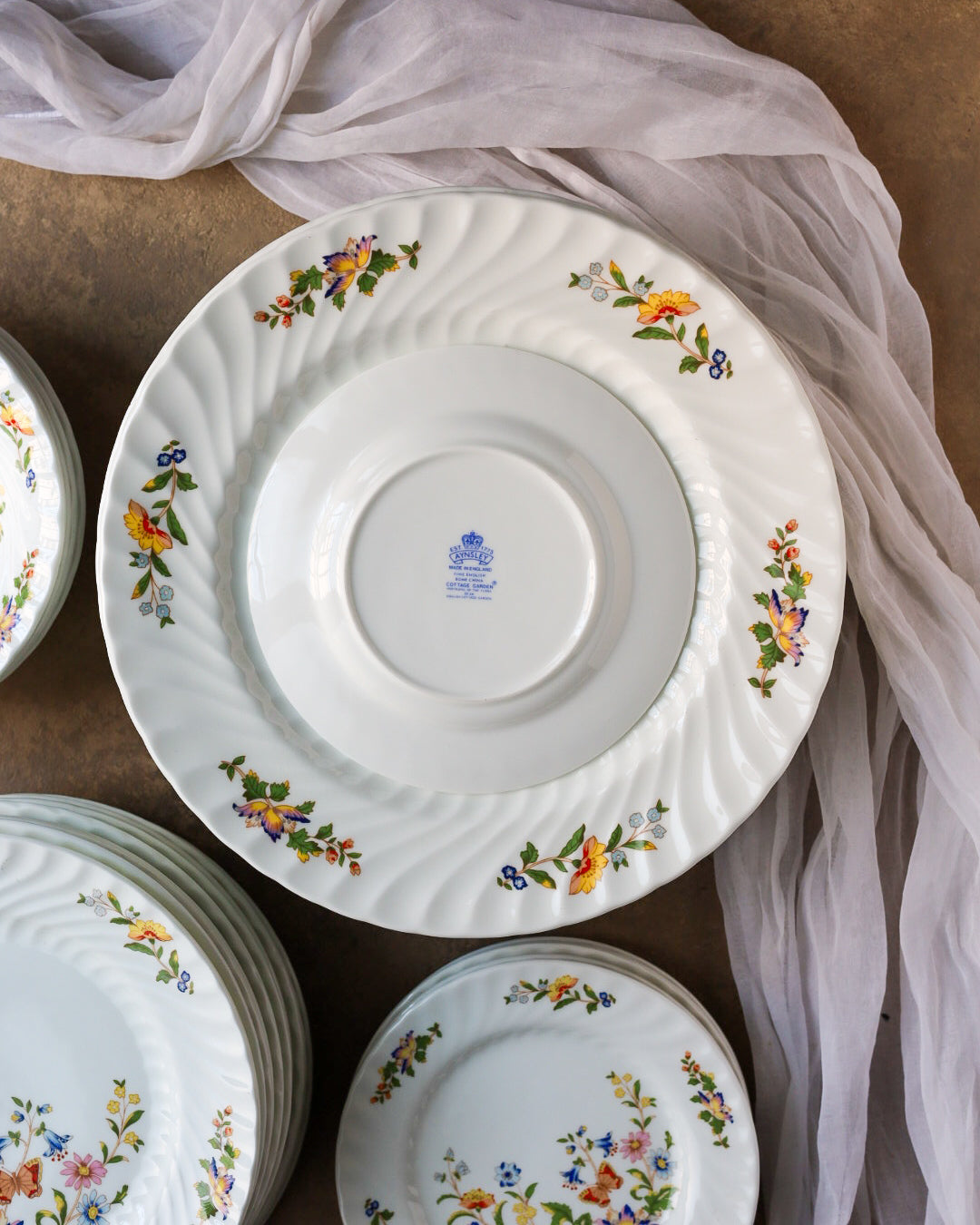 Servizio piatti da 11 posti tavola con piatti doppi aynsley decoro cottage garden