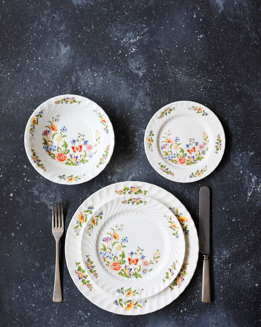 Servizio piatti da 11 posti tavola con piatti doppi aynsley decoro cottage garden