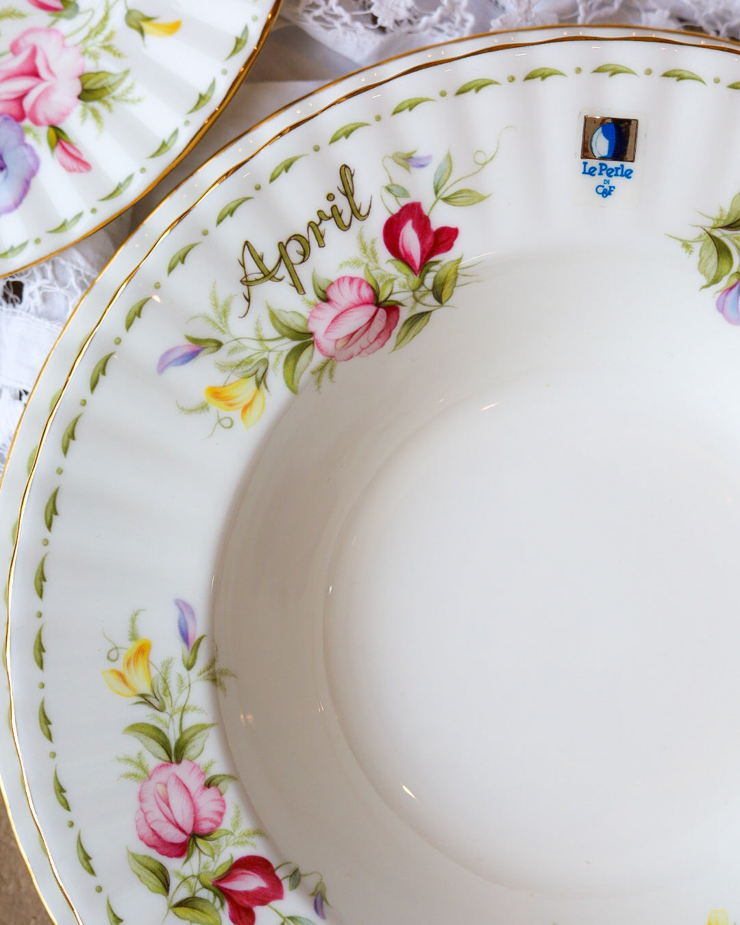 Piatti posto tavola Royal Albert con mesi dell'anno