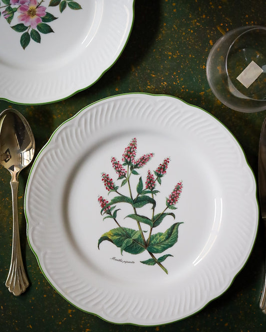 set 6 piatti piani e sei fondi laveno forma rilievo con fiori