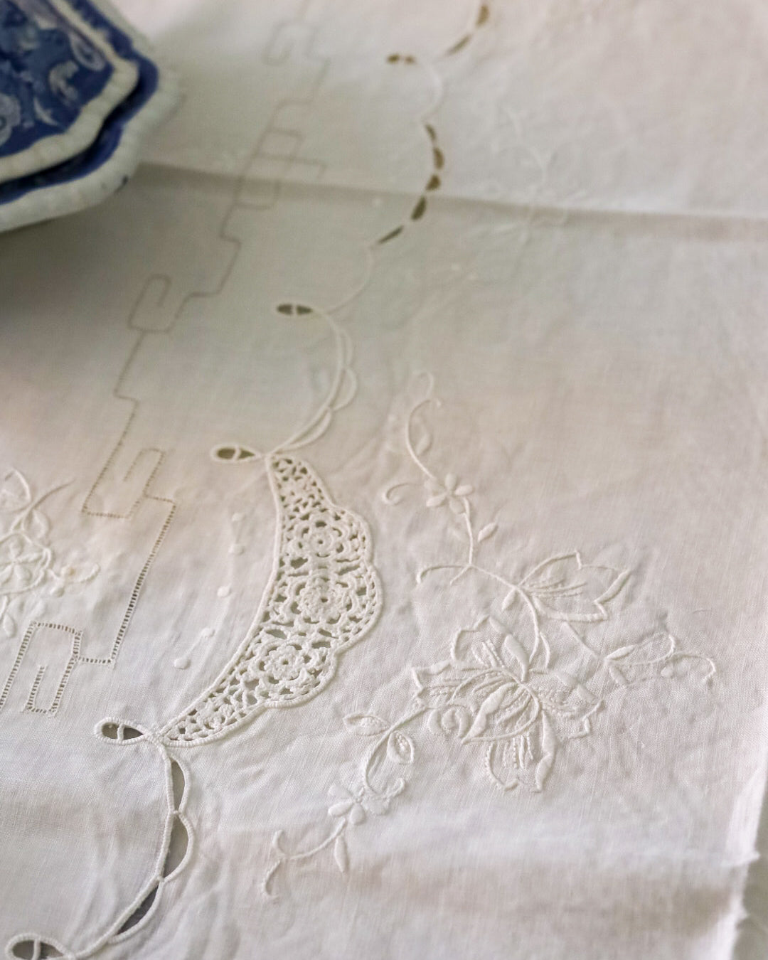Tovaglia in lino e uncinetto con 12 tovaglioli