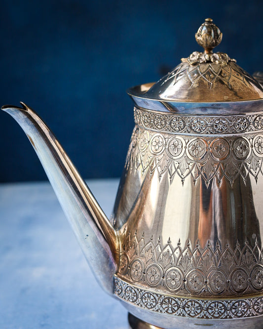 teiera sheffield con decorazione geometrica