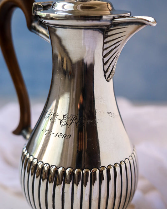 cioccolatiera in sheffield con manico bachelite