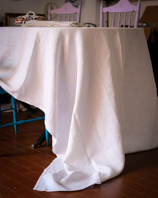 Tovaglia di quasi 5 metri in fiandra di lino con 12 tovaglioli