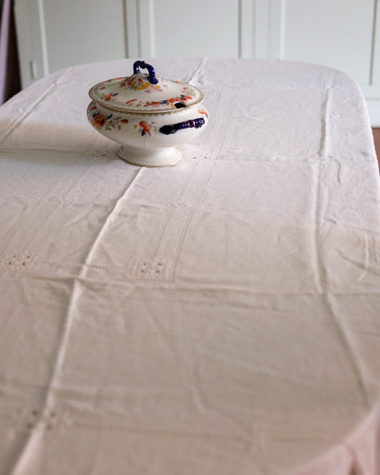 Tovaglia in lino d'olanda con ricamo punto aria