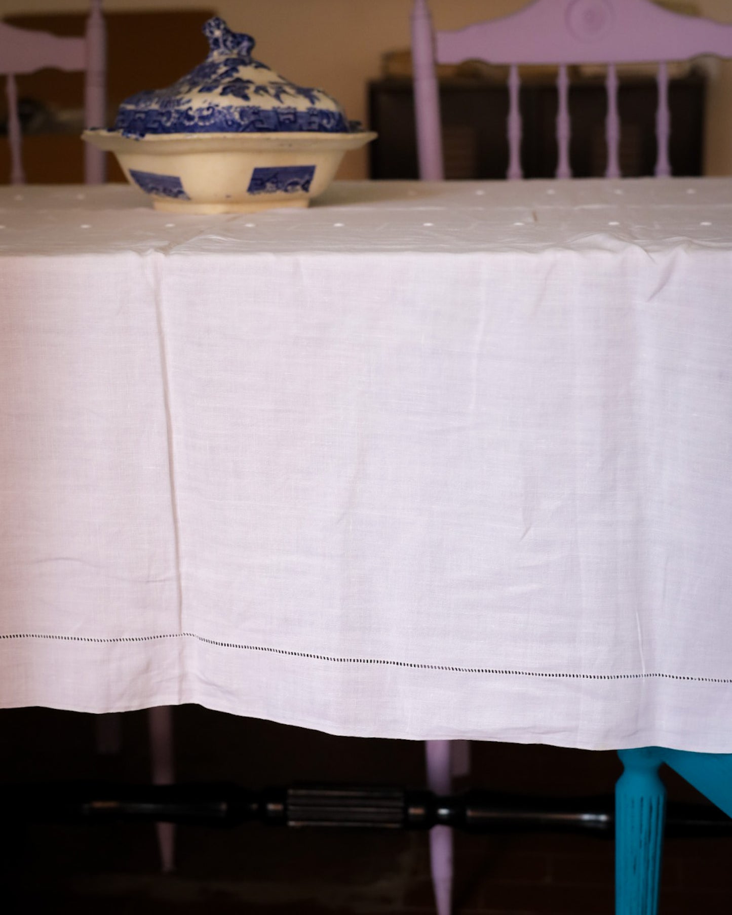 Tovaglia in lino d'olanda con ricamo punto aria