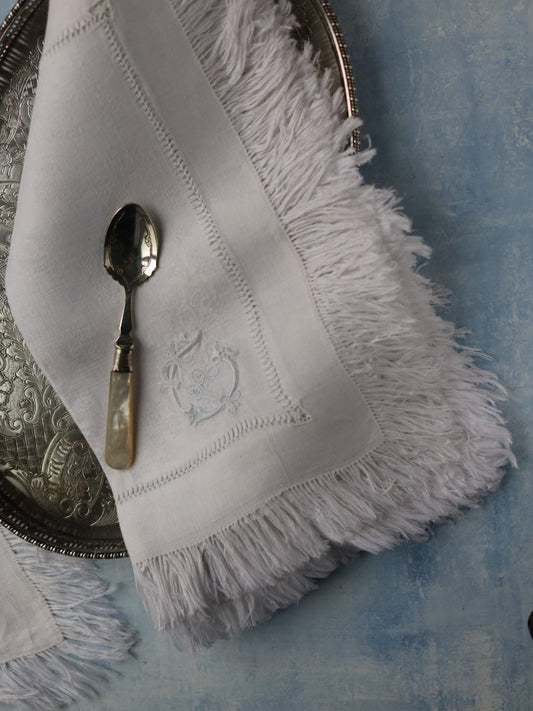 set 12 tovaglioli da tè/aperitivo in fiandra di lino con frange e monogramma