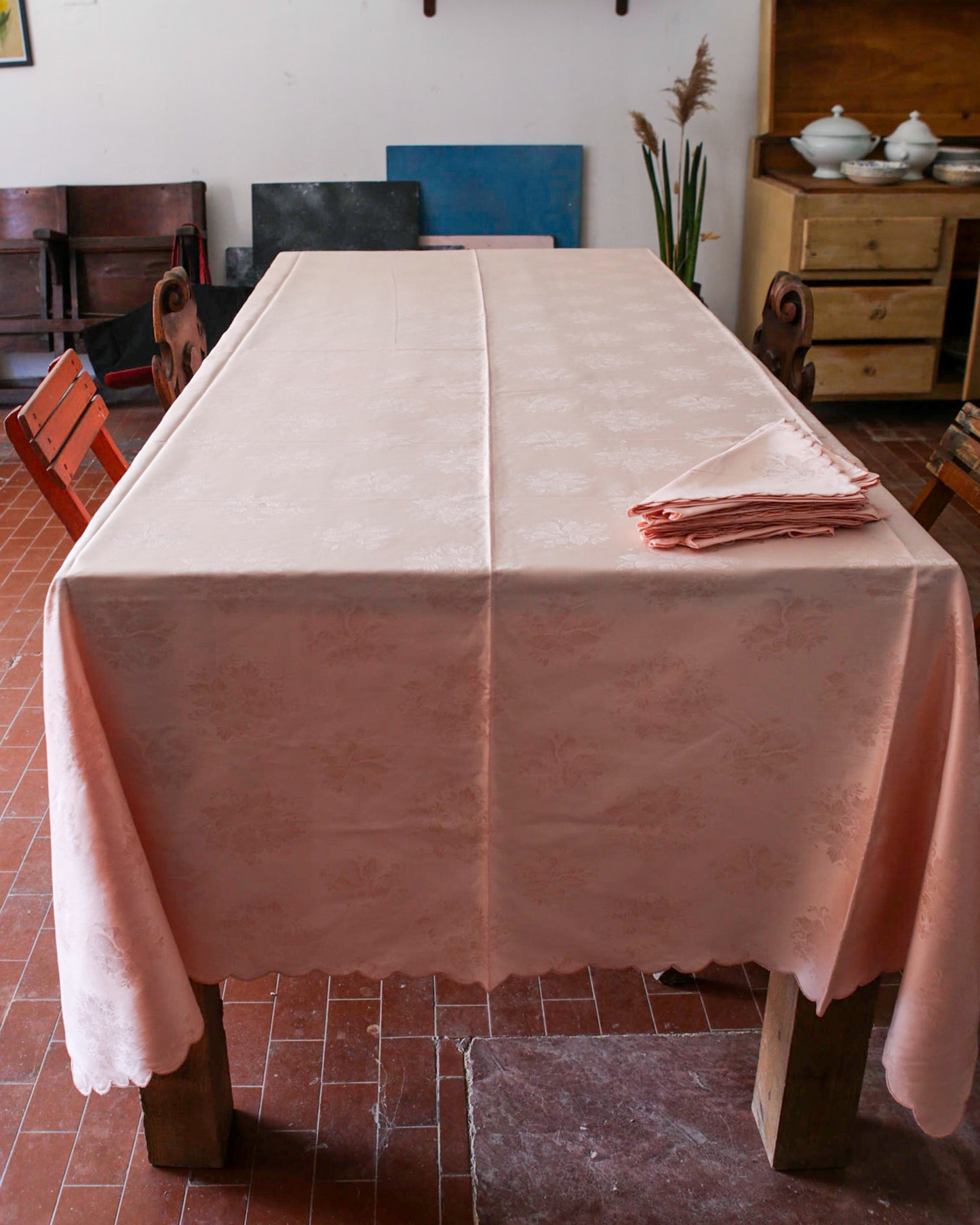 Tovaglia in cotone salmone rosa con tovaglioli