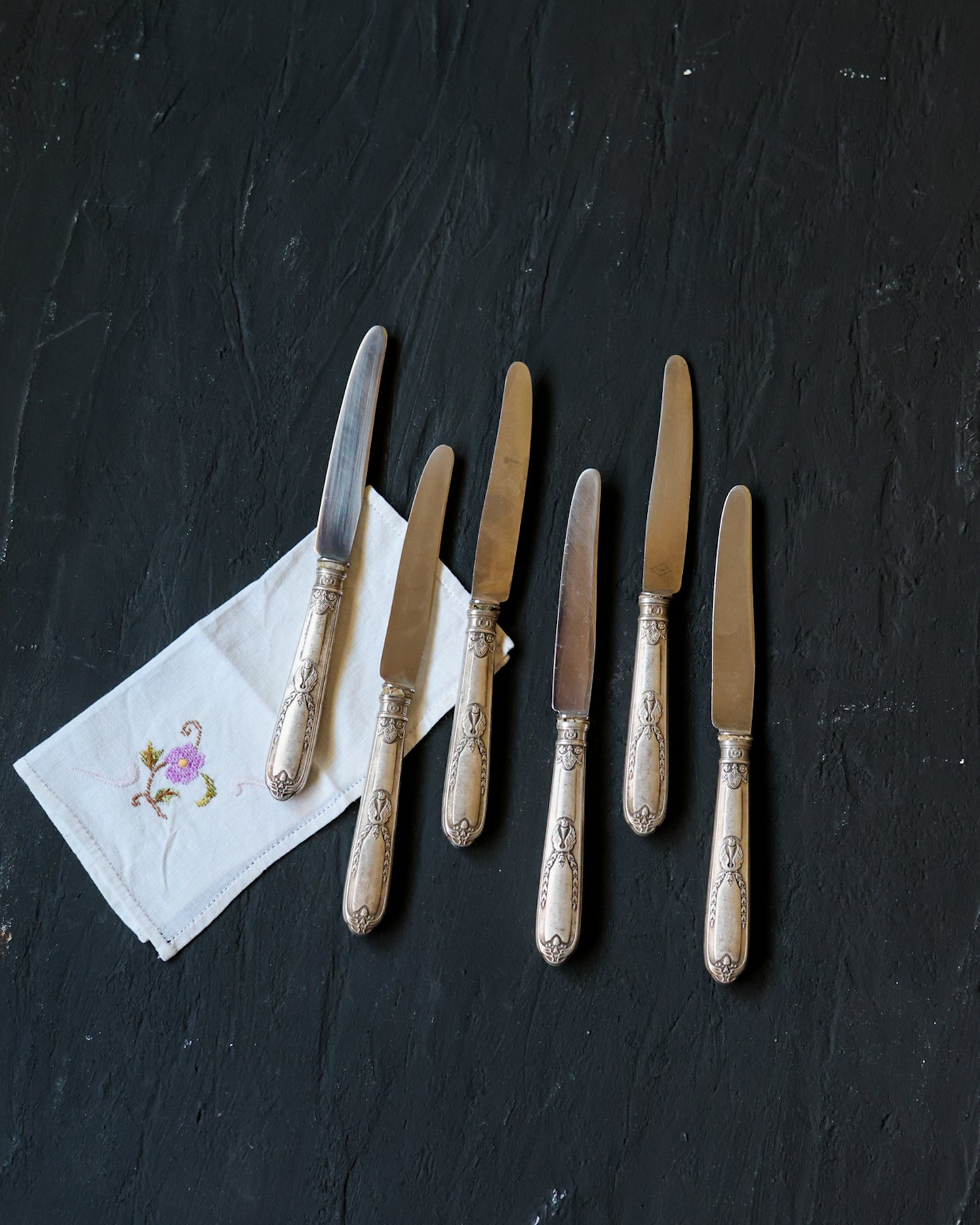 Set sei coltelli da dolce lega d'argento francese con aquila