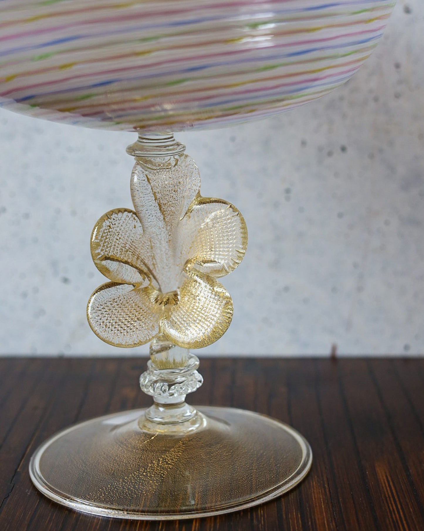 Vaso coppa Gabbiani in vetro soffiato lavorazione filigrana con fiore oro