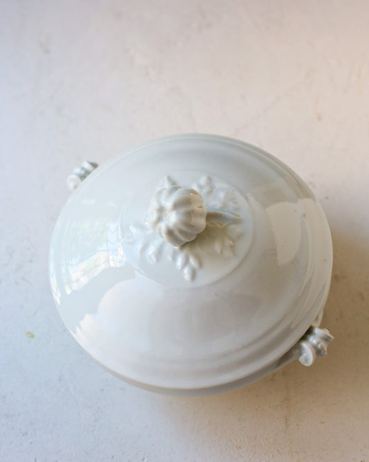 Legumiera in porcellana bianca francese