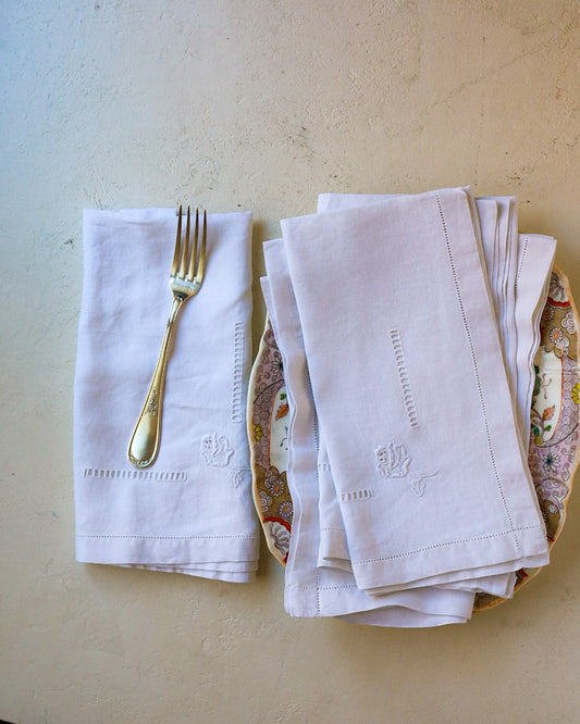 Set 4 tovaglioli da pasto in lino bianco ricamati a mano