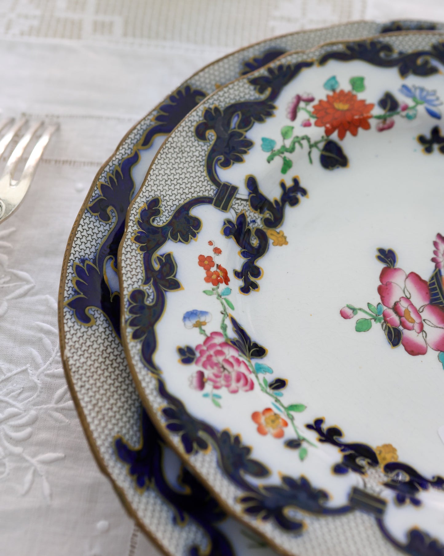 Set piatti ironstone bordo blu e fiori blu