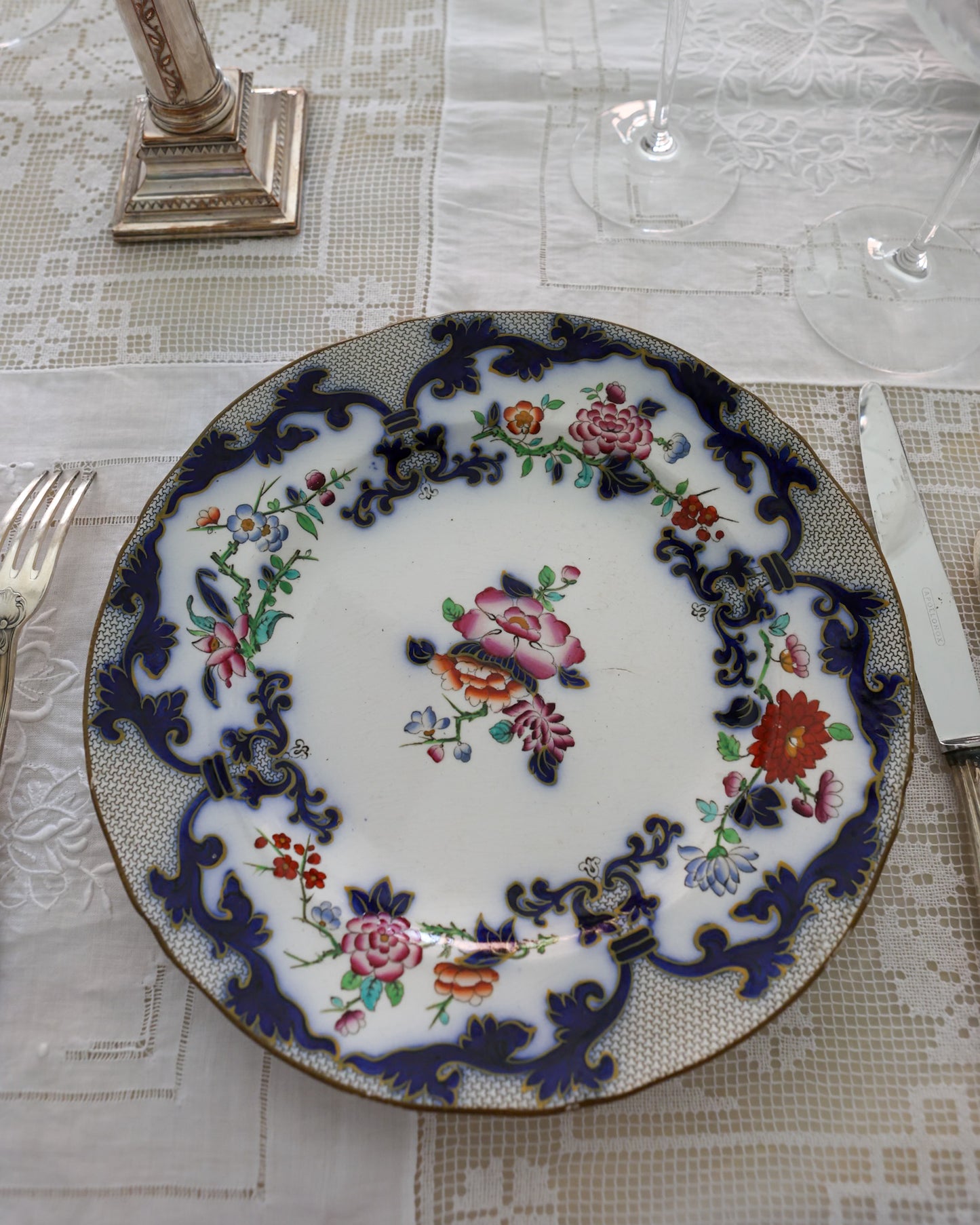 Set piatti ironstone bordo blu e fiori blu