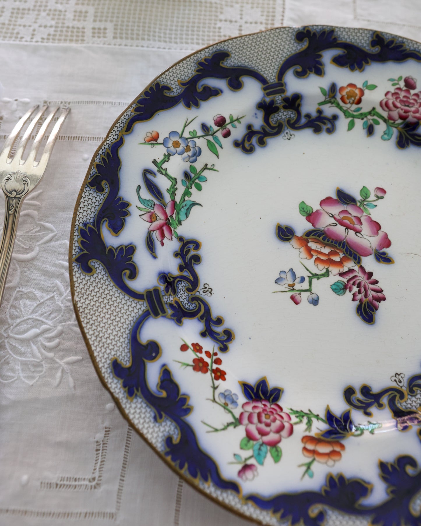 Set piatti ironstone bordo blu e fiori blu