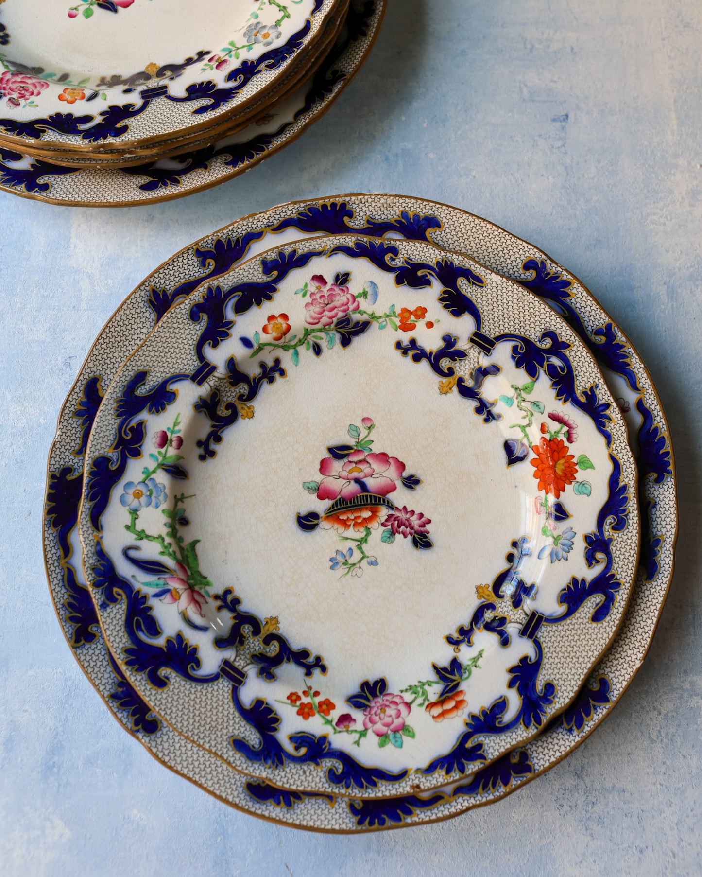 Set piatti ironstone bordo blu e fiori blu