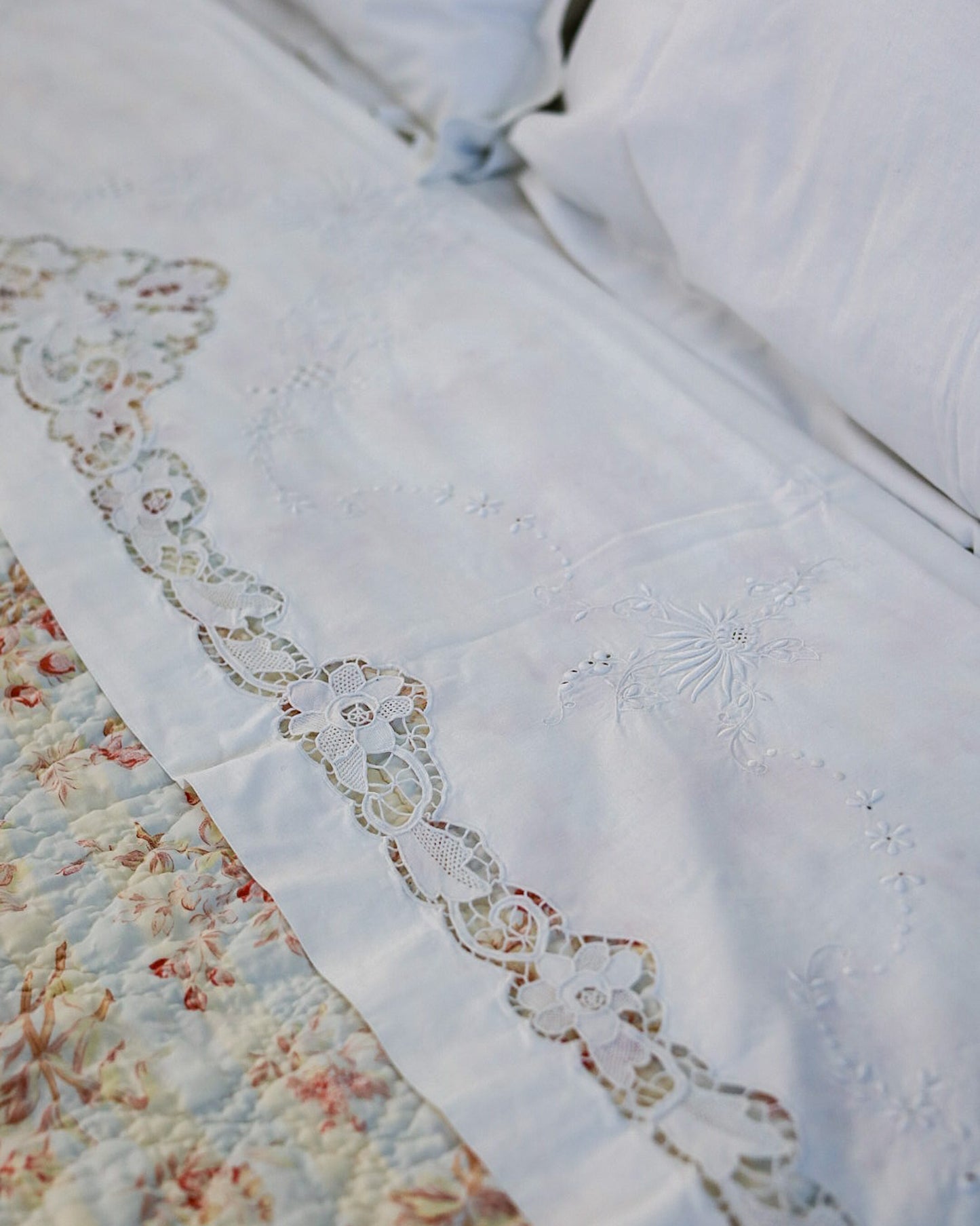 Lenzuolo matrimoniale misto lino con inserto pizzo di burano