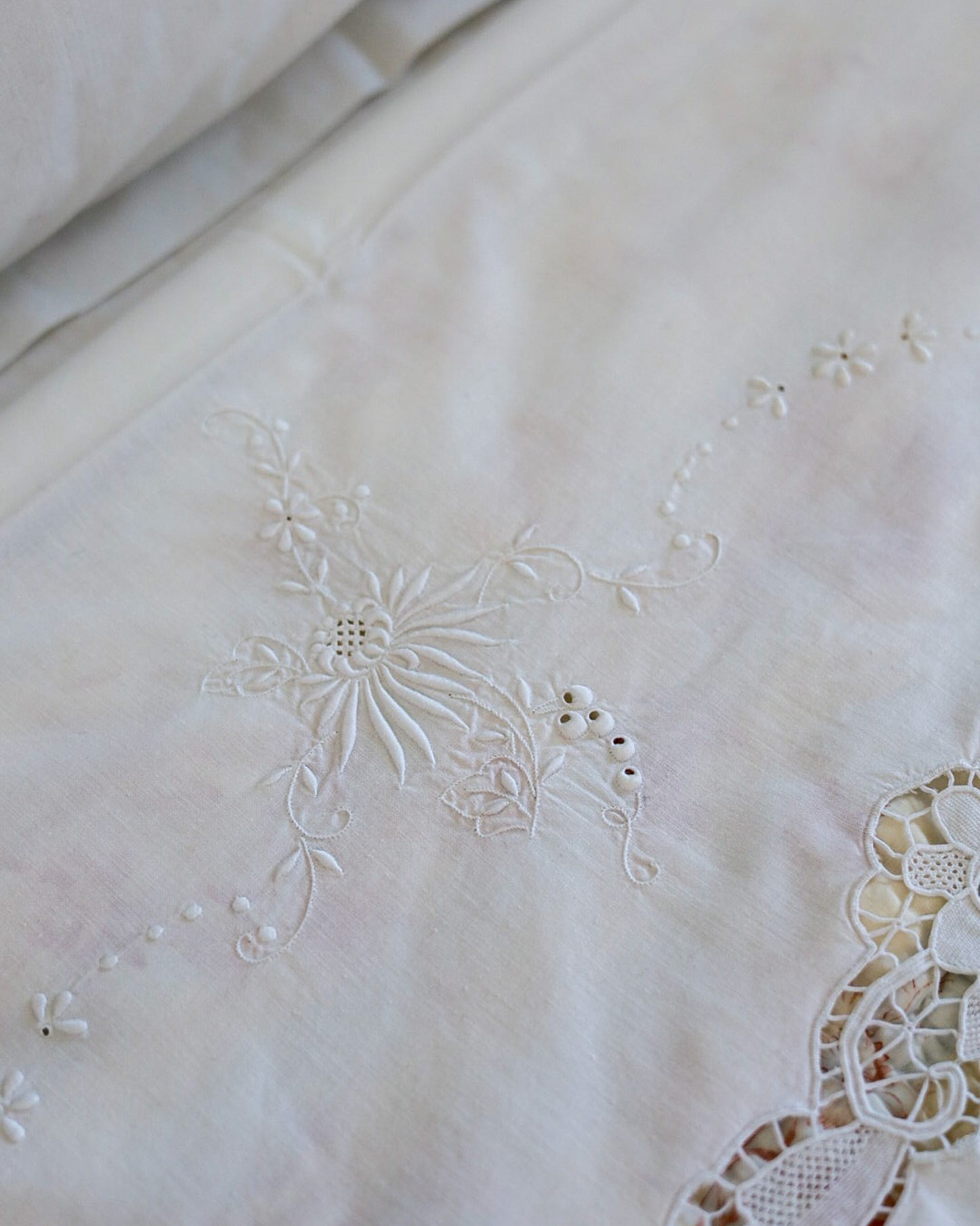 Lenzuolo matrimoniale misto lino con inserto pizzo di burano