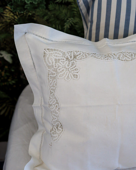 Lenzuolo matrimoniale in lino con pizzo a tombolo