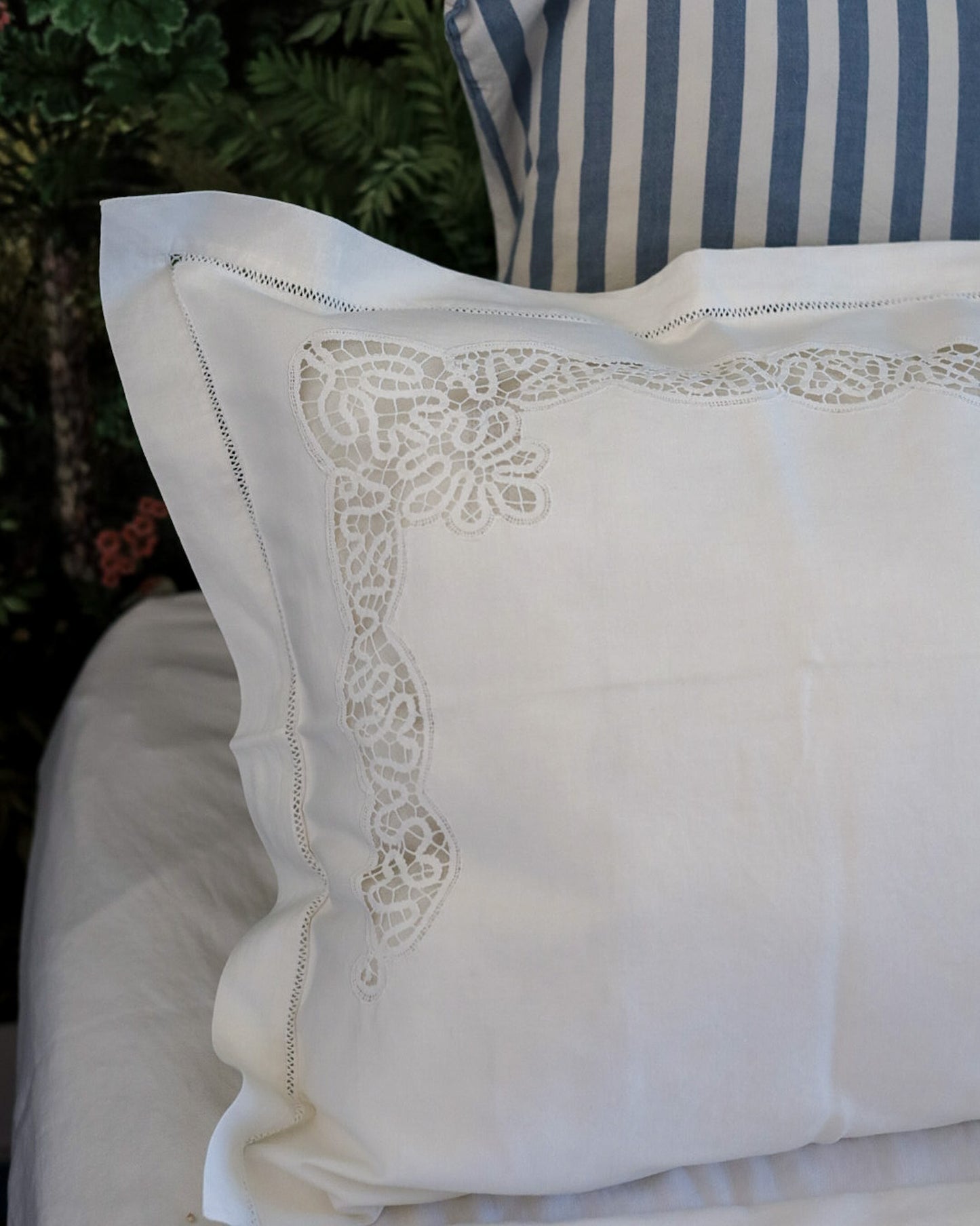Lenzuolo matrimoniale in lino con pizzo a tombolo
