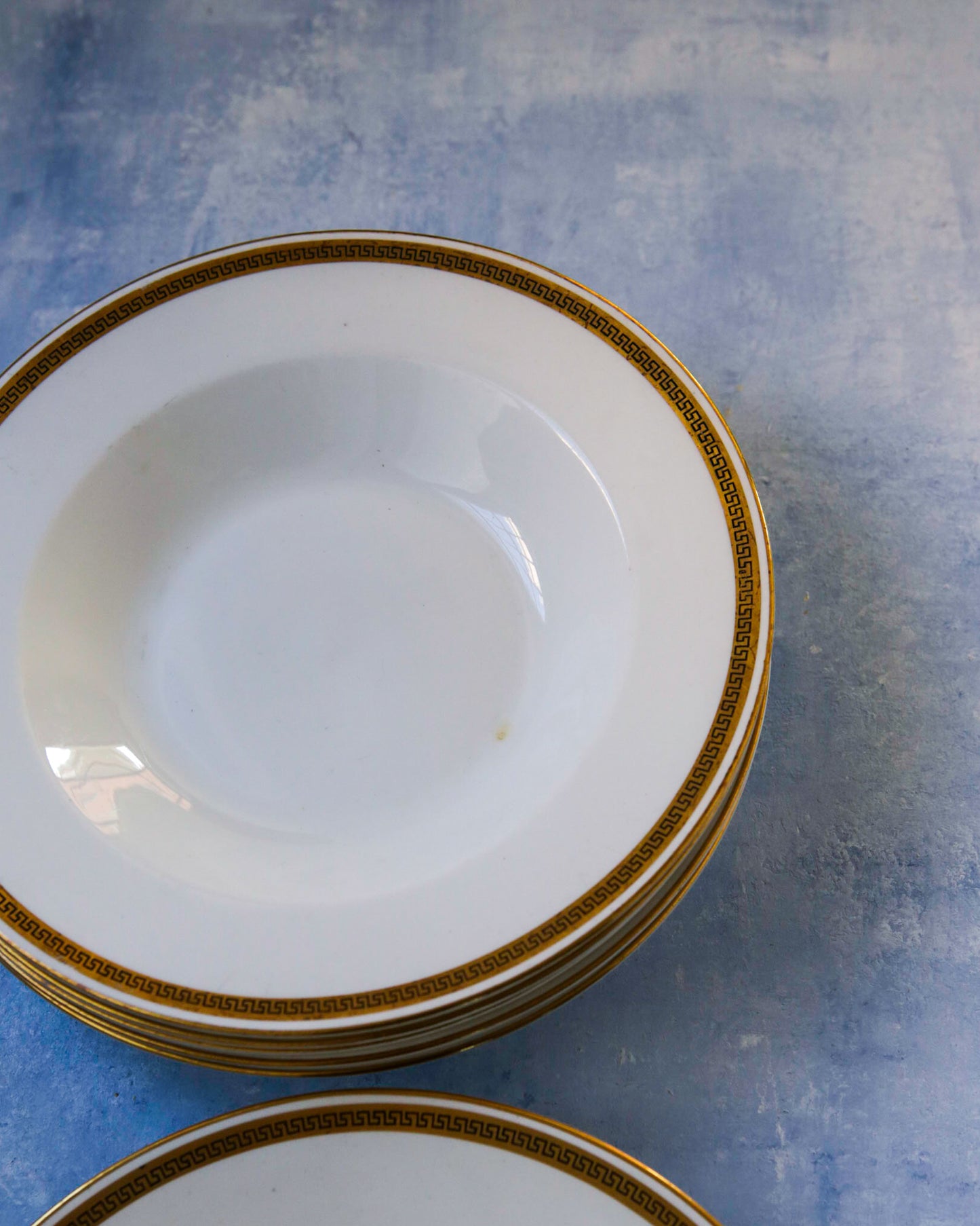 Set sei piatti cupi con bordo oro