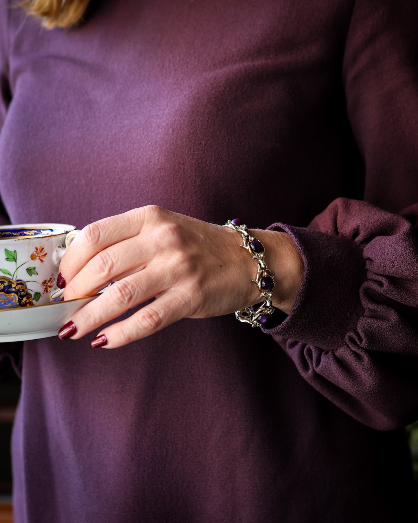 Bracciale vintage marchio coro con perle smaltate viola