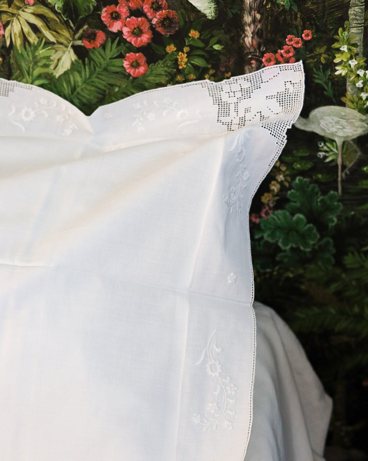 Lenzuolo matrimoniale in misto lino cotone con coppia di angeli sfilato siciliano