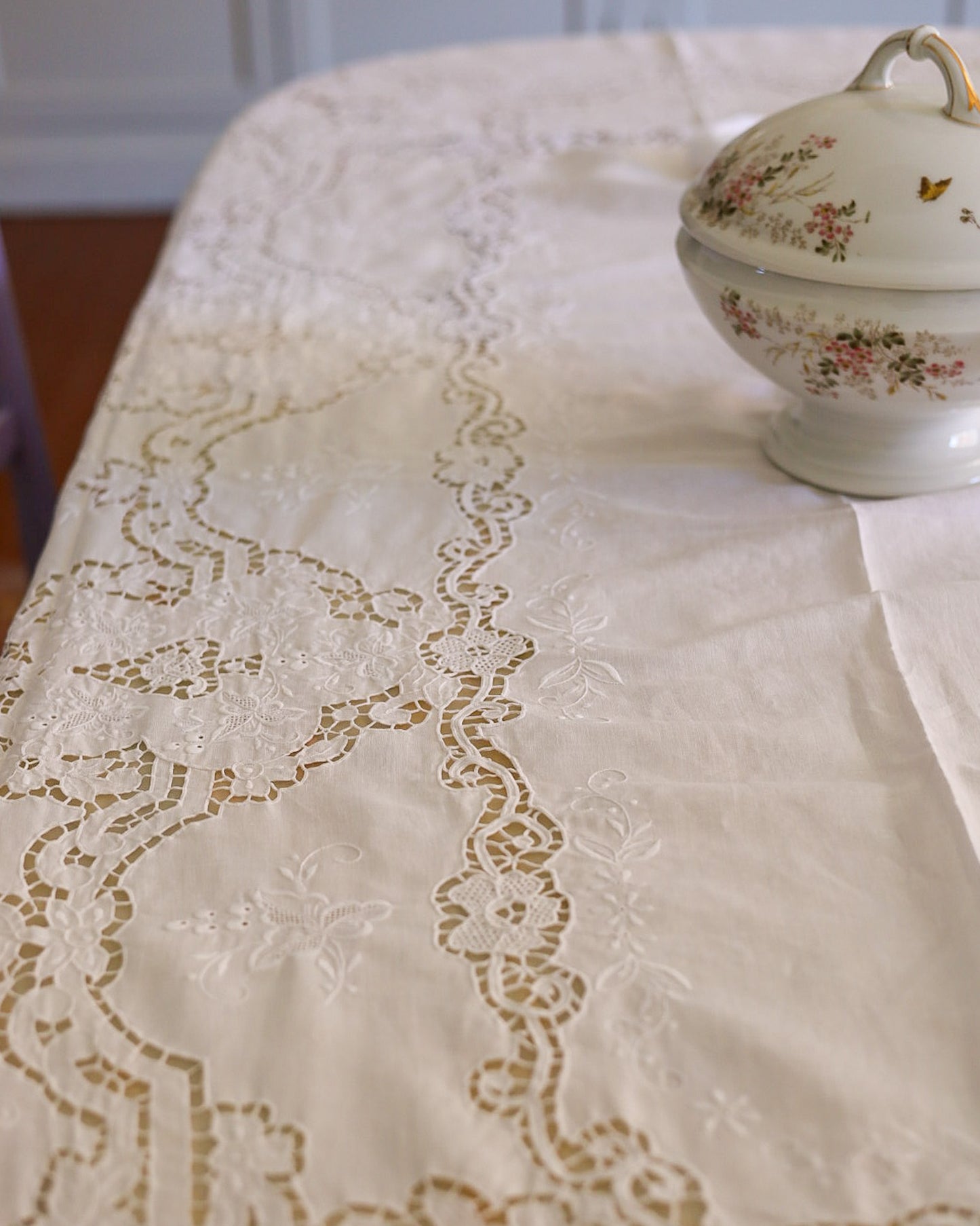 tovaglia in lino intaglio e burano stile liberty con 12 tovaglioli