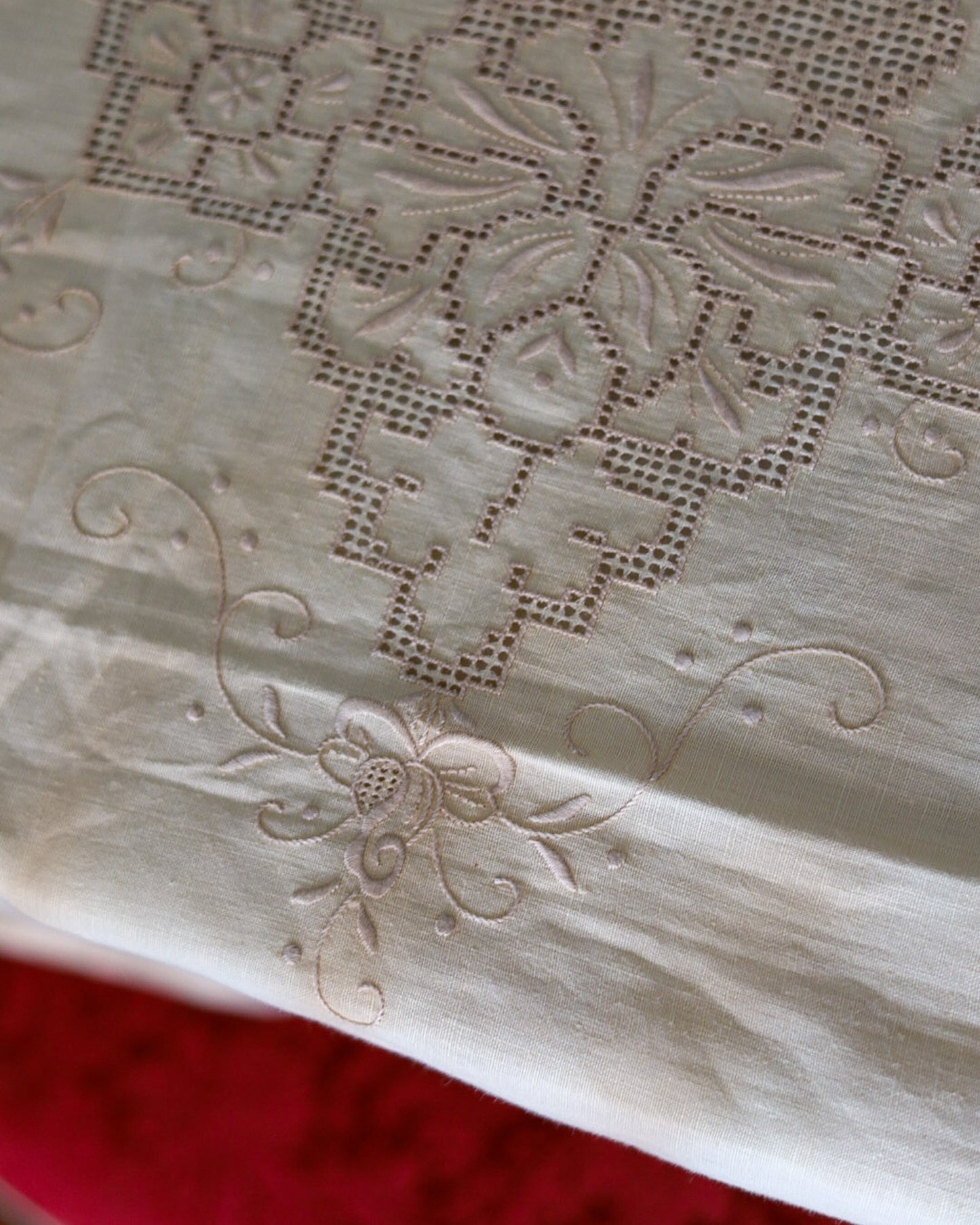 Tovaglia sfilato siciliano avorio con 12 tovaglioli