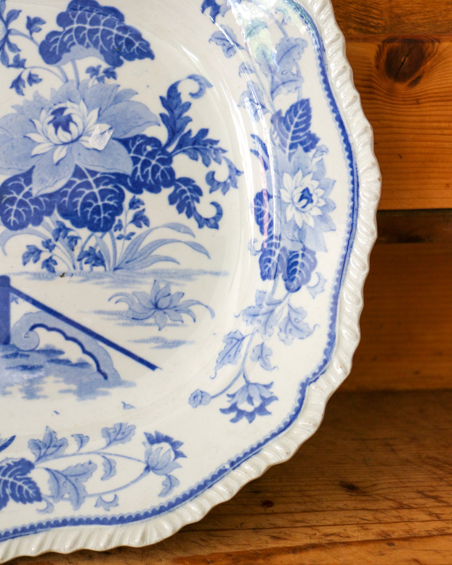 Vassoio rettangolare con fiori orientali celesti