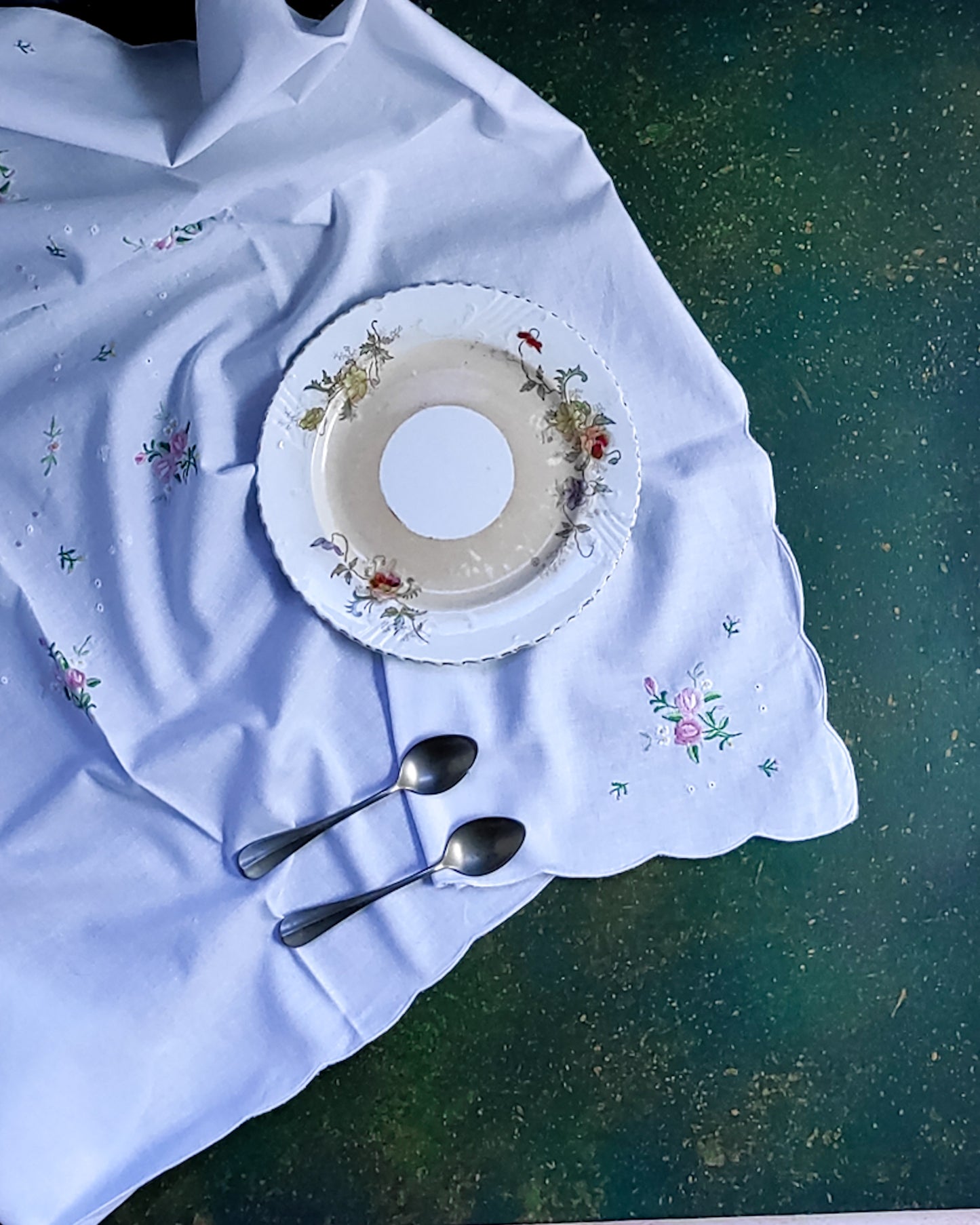 tovaglietta da tè lino bianco e roselline