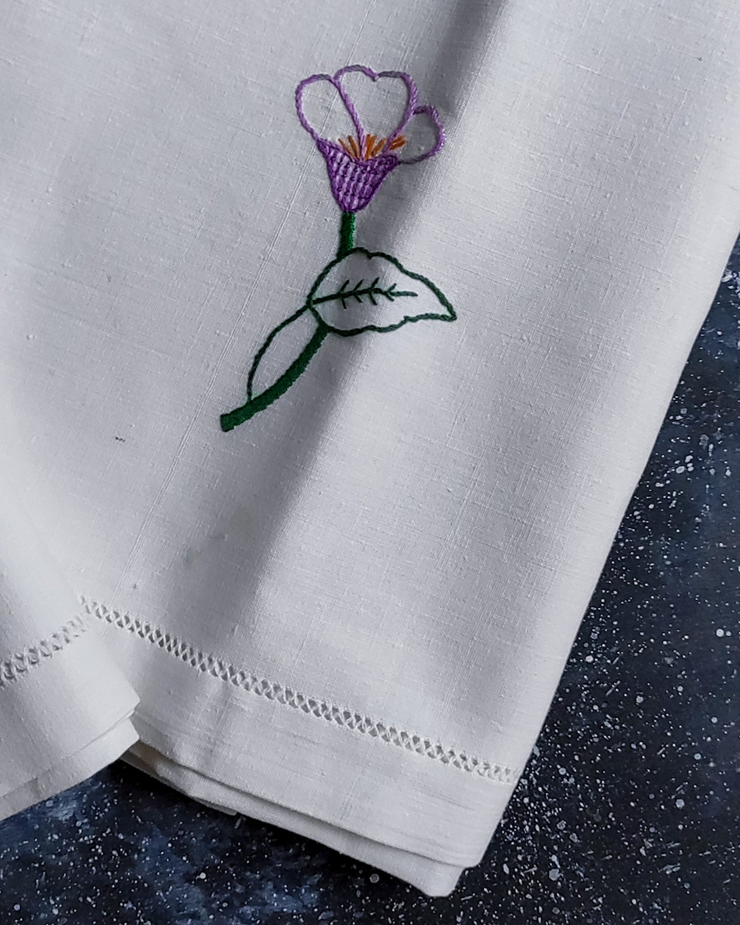 coppia asciugamani di lino ricamo fiori viola