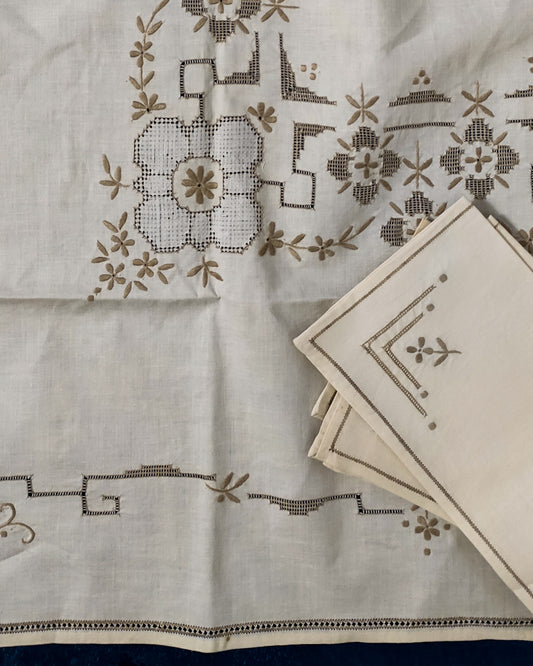 Tovaglietta da tè in lino con sei tovaglioli