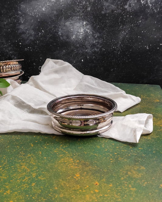 Sottobottiglia medio grande in sheffield e legno