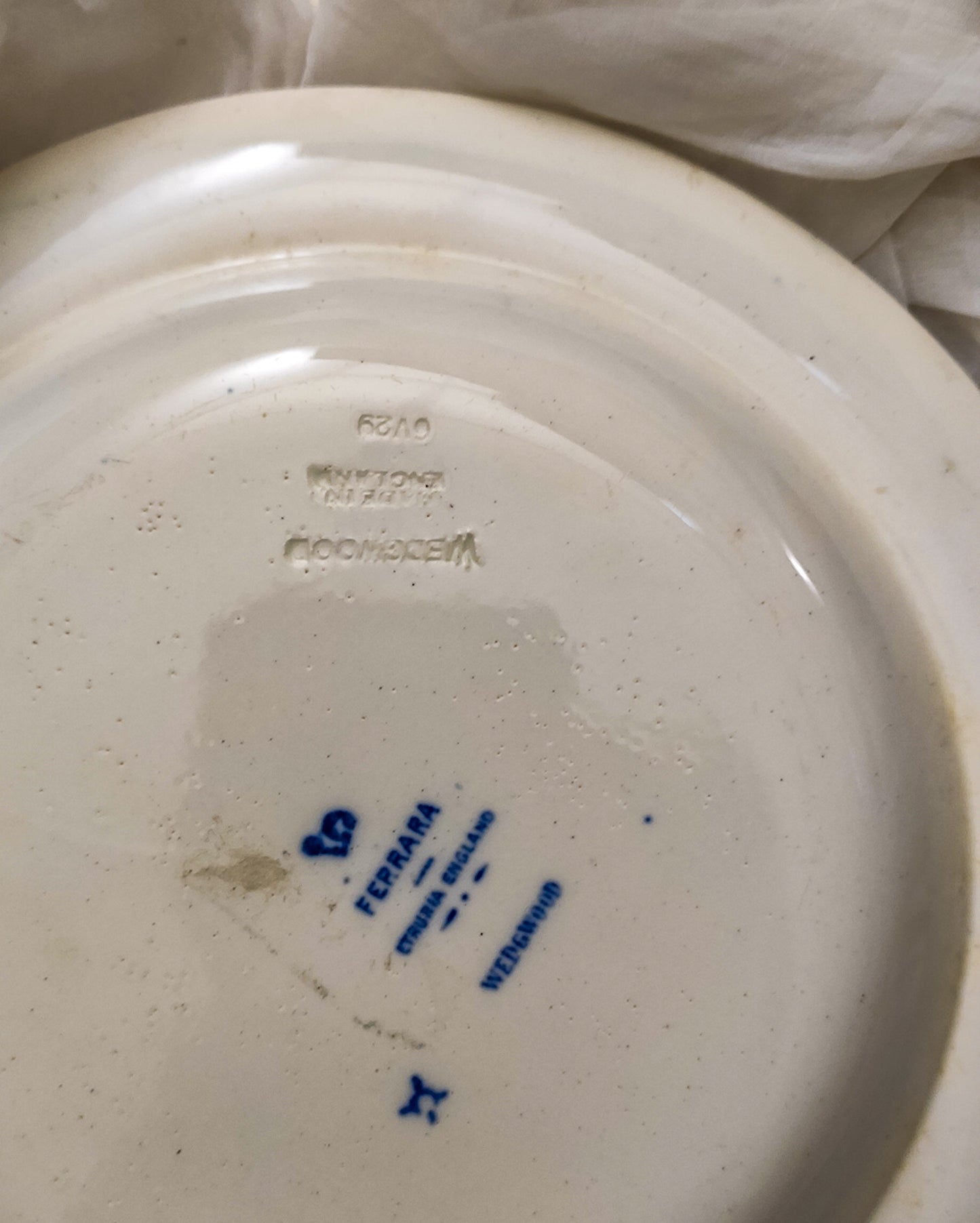 Set di tre piatti fondi Wedgwood decoro Ferrara