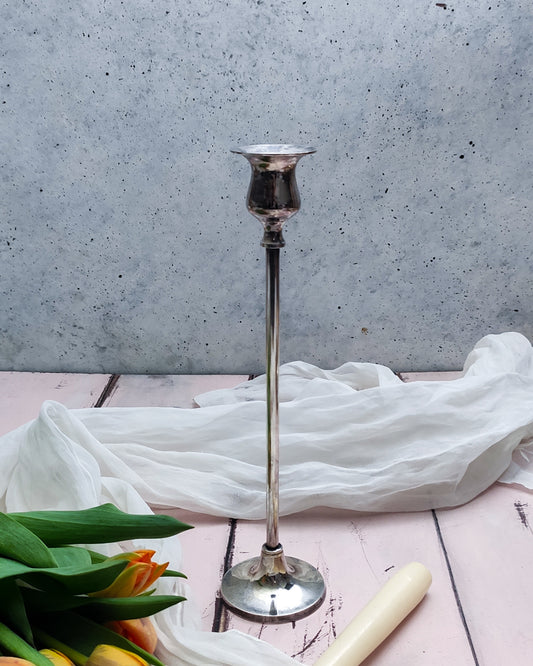 Candeliere in metallo argentato inglese