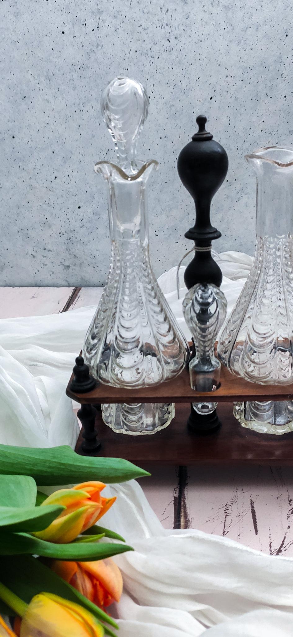 Set olio ed aceto in vetro soffiato base legno