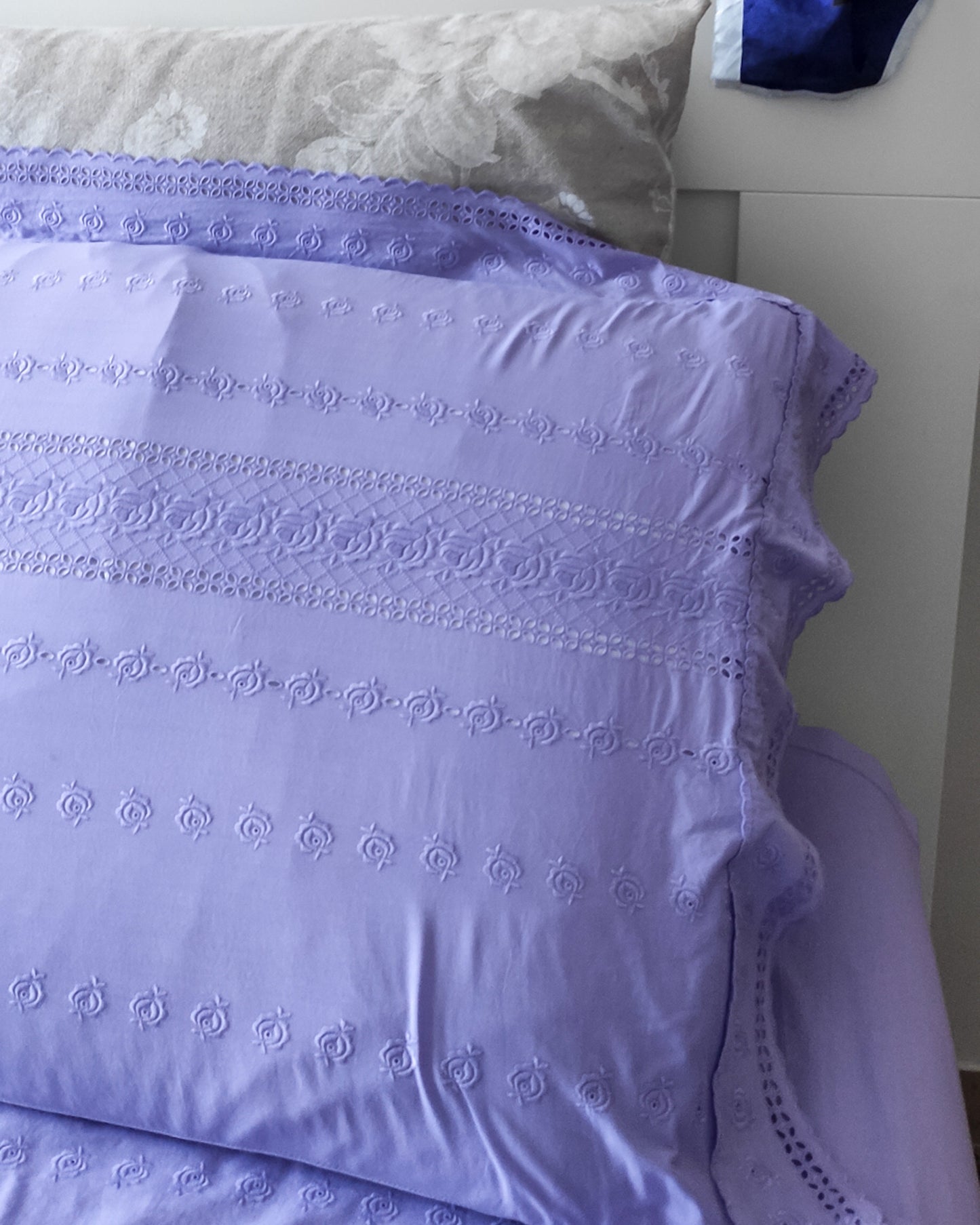 Set lenzuolo singolo cotone pizzo san gallo ricamo rose colore glicine